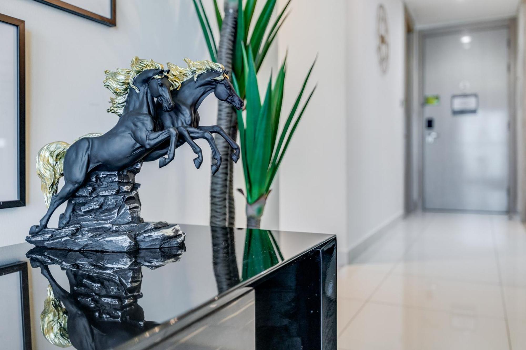 Globalstay Damac Towers By Paramount In Business Bay 迪拜 外观 照片
